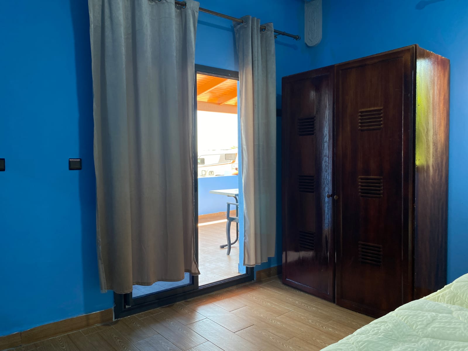 Blue room balcony access